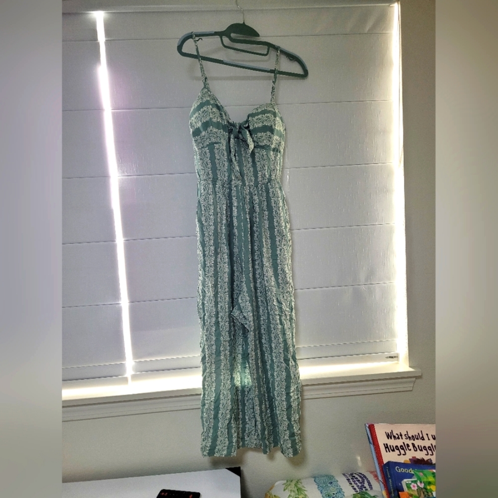 Green/white Romper, mid calf legging, pockets, new w/ tags